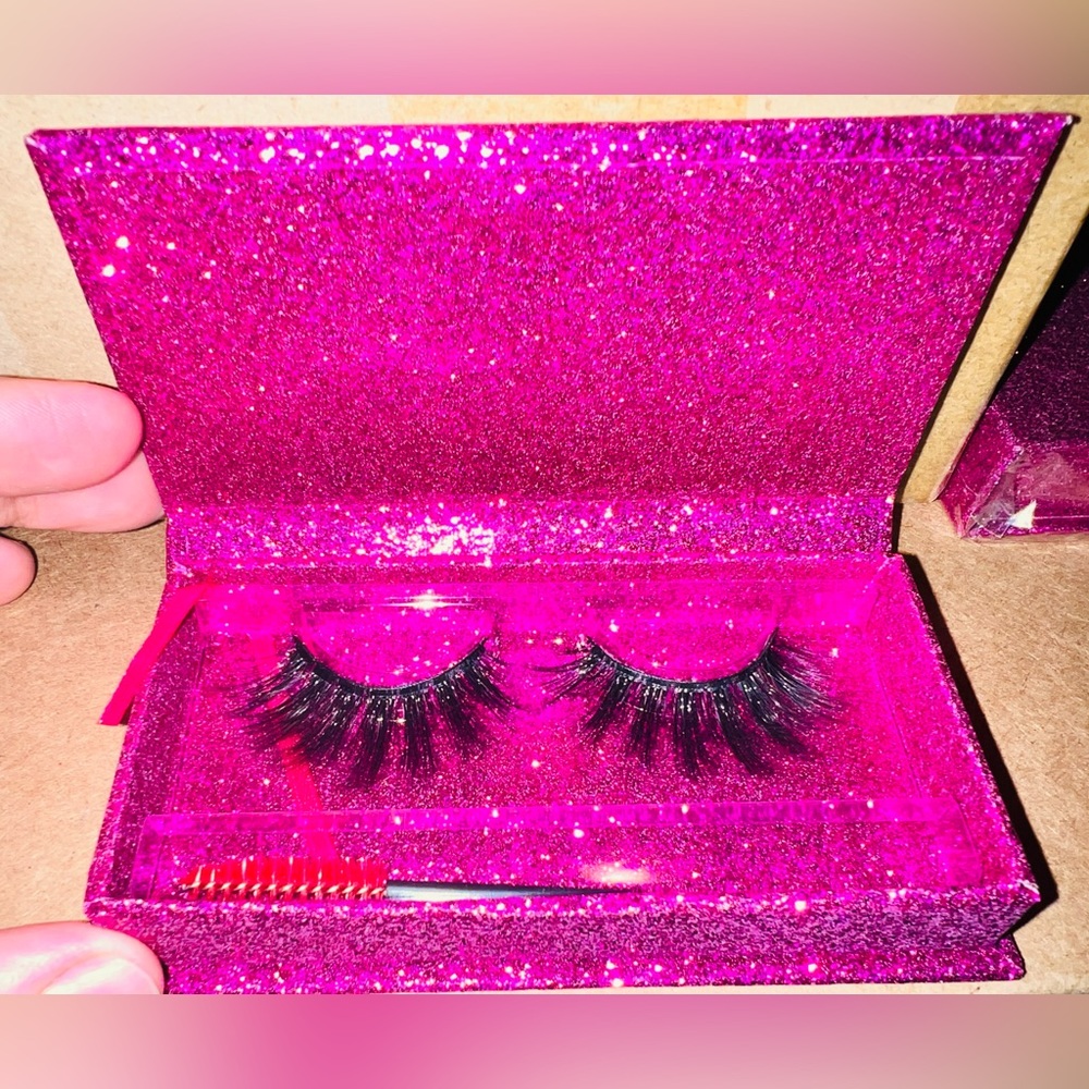 false eyelashes